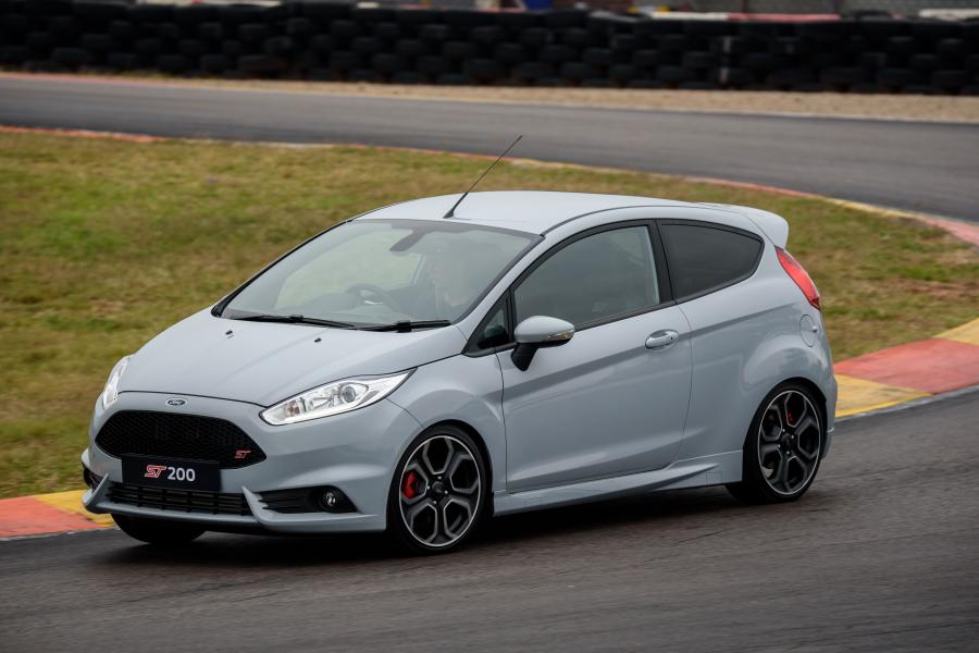  Ford Fiesta ST200 2017 года  (ZA) (фото 5 из 40)